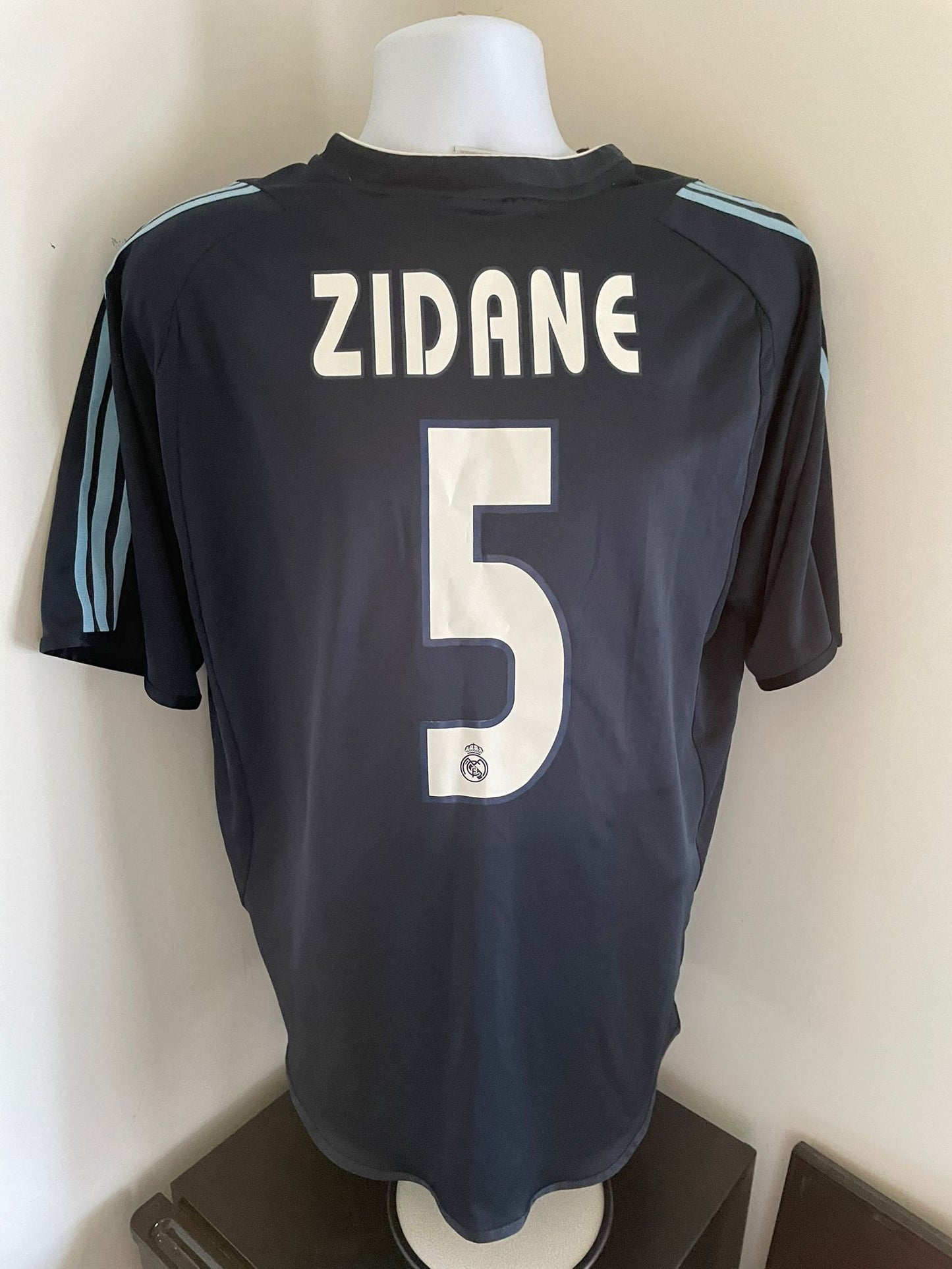Real Madrid 2003/04 Away Shirt – Zidane #5 – UK Large – Siemens Mobile – Excellent Condition